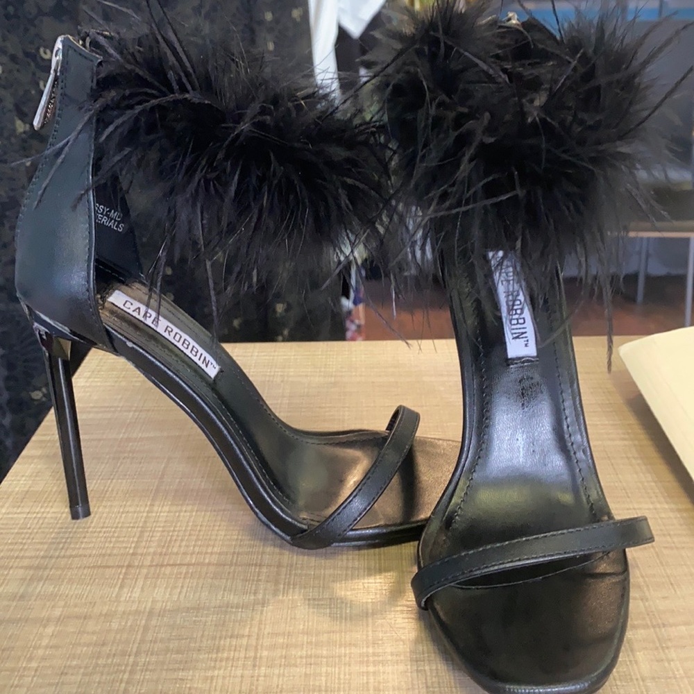 Cape Robbin Heels with a feather flare! Beautiful dressed up  or dressed down